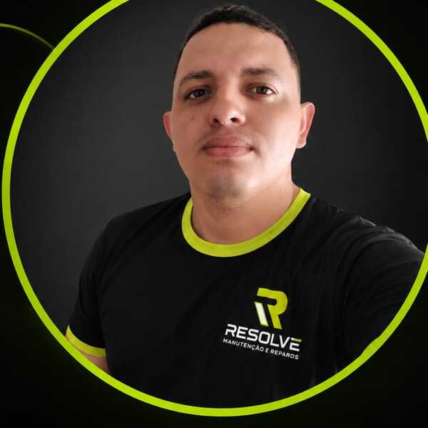 Carlos Emanuel — Vendedor na RESOLVE